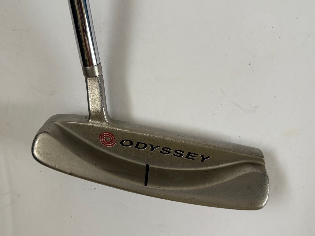 Preowned Odyssey White Hot #2 33" Putter Mens RH Right Handed - Image 2