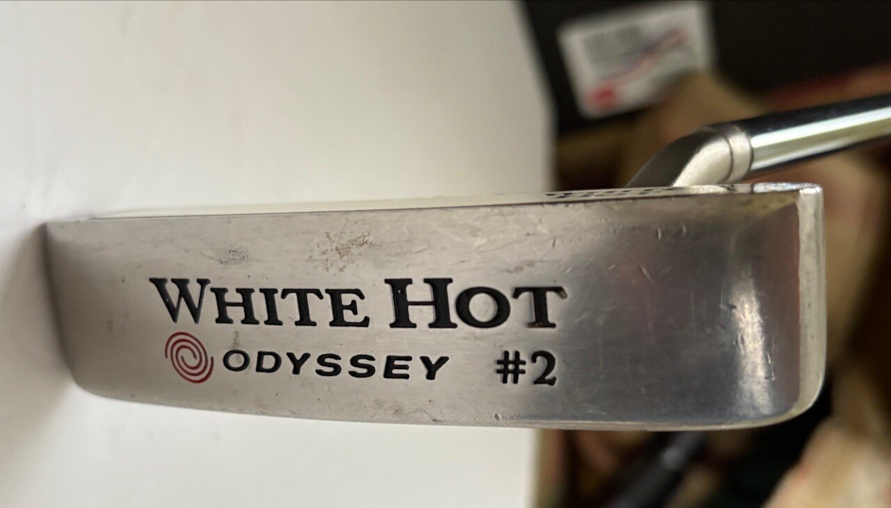 Preowned Odyssey White Hot #2 33" Putter Mens RH Right Handed - Image 3