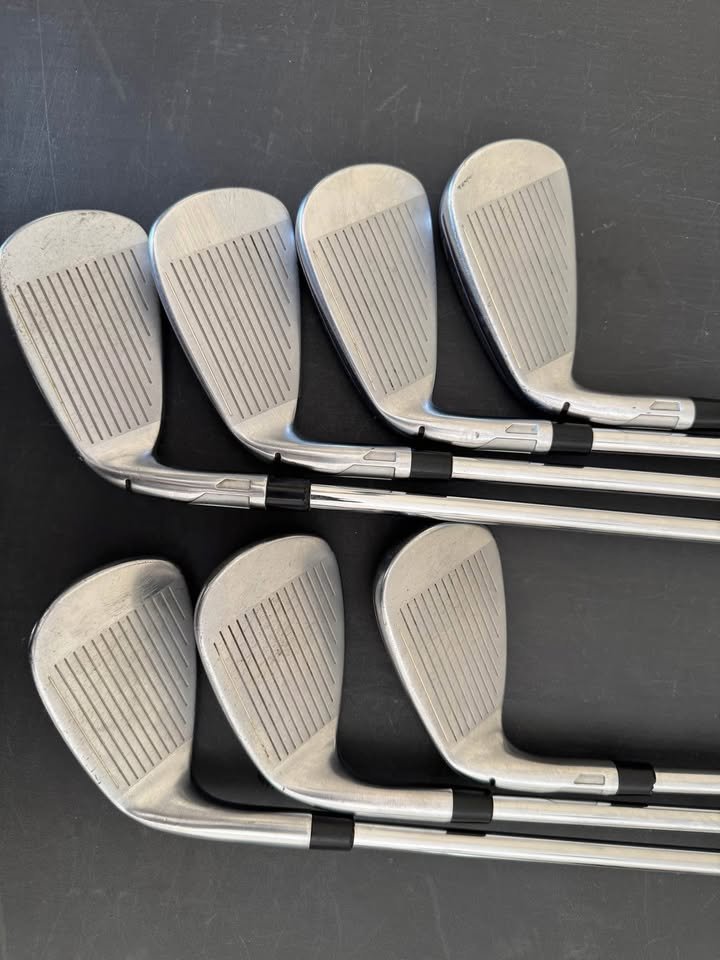 Pre-owned Taylormade QI Golf irons 4-PW Stiff Shafts - Image 7